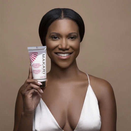 Makari pure radiance exfoliating scrub